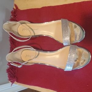 Betsey Johnson Miri  Silver Glitter Heels 2"